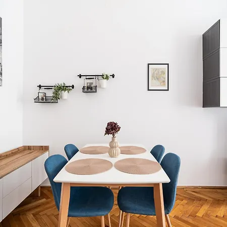R7 Apartmán