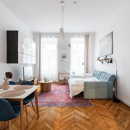 R7 Apartmán
